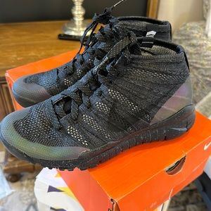 Nike trainer chukka size 8